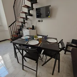 Apartment Corso Genova - Navigli, Milan